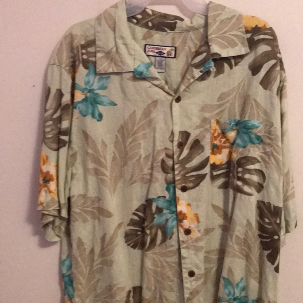 100% Linen Size L. Caribbean Joe Shirt.